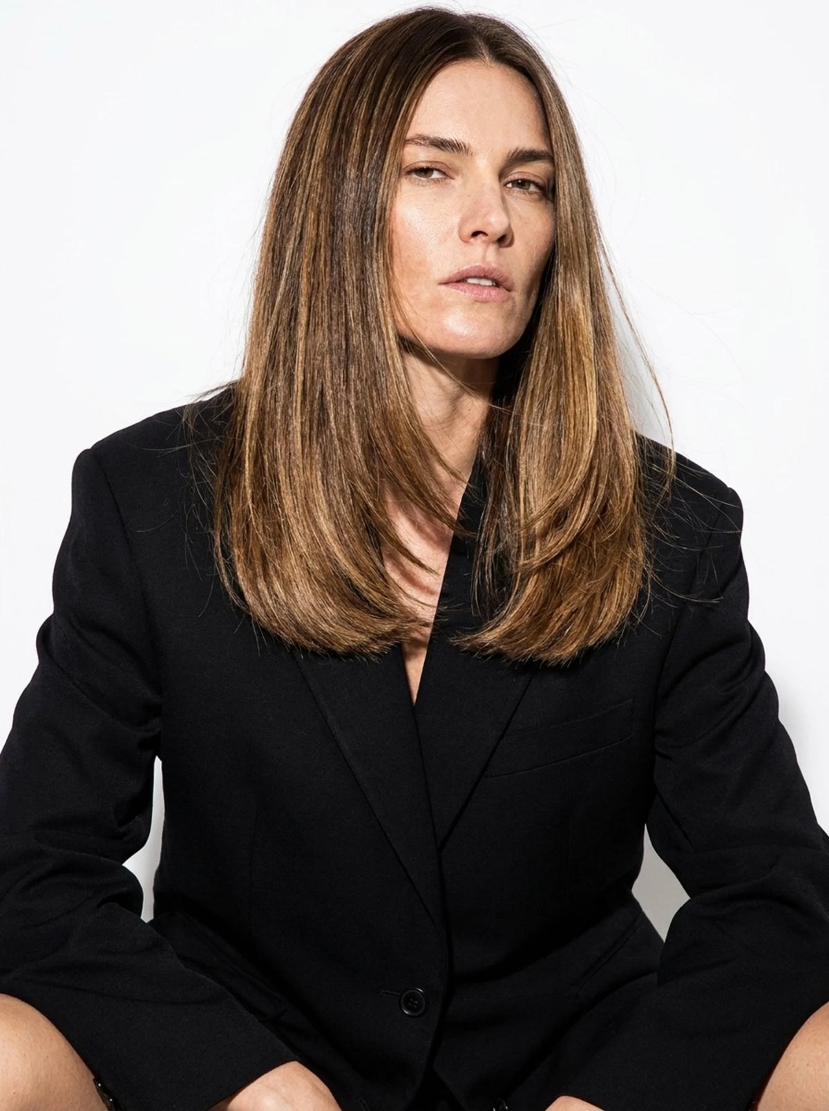 BALAYAR AirWeft Bali Beauty – model met bruin haar tot over de schouders en lichtere highlights